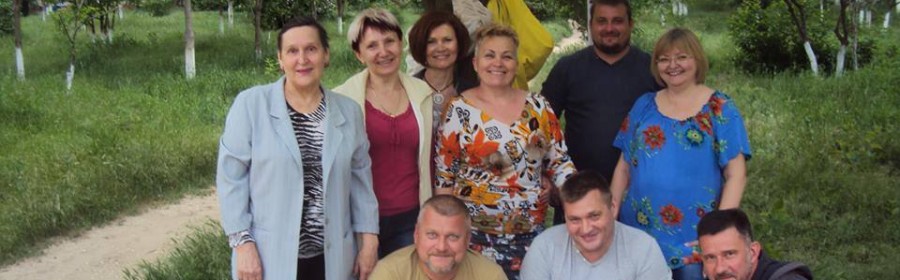 Волонтери гукають небайдужих херсонців на суботник Волонтери гукають небайдужих херсонців на суботник