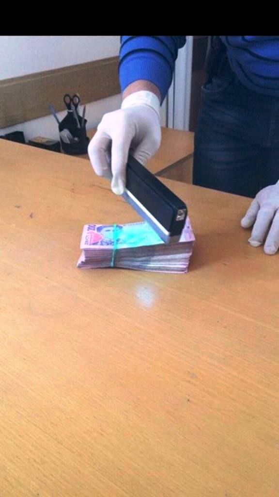 За белозерского чиновника, задержанного при получении 