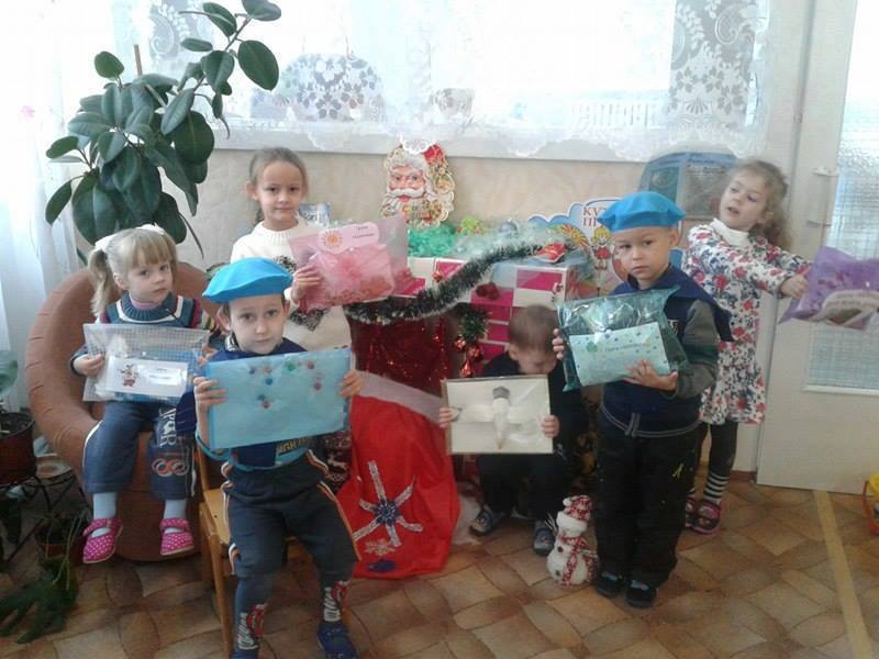 Херсонські дошкільнята власними руками виготовили подарунки для військових Херсонські дошкільнята власними руками виготовили подарунки для військових