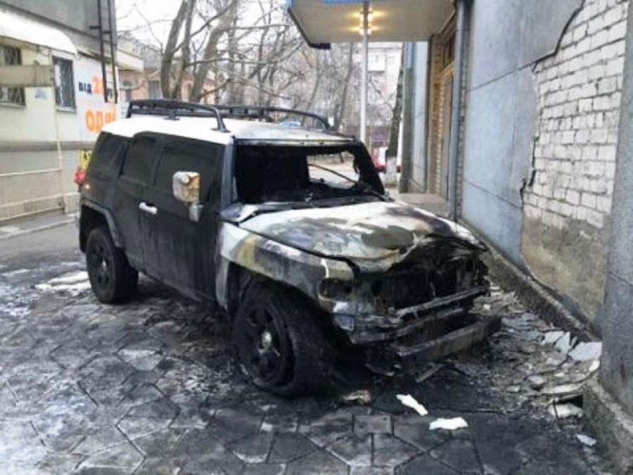 Руководителю Херсонского морпорта сожгли авто Руководителю Херсонского морпорта сожгли авто