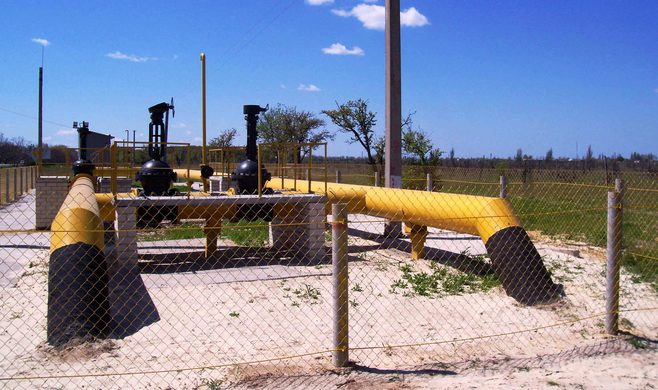Херсонгаз ищет водителя, устроившего аварию на газопроводе