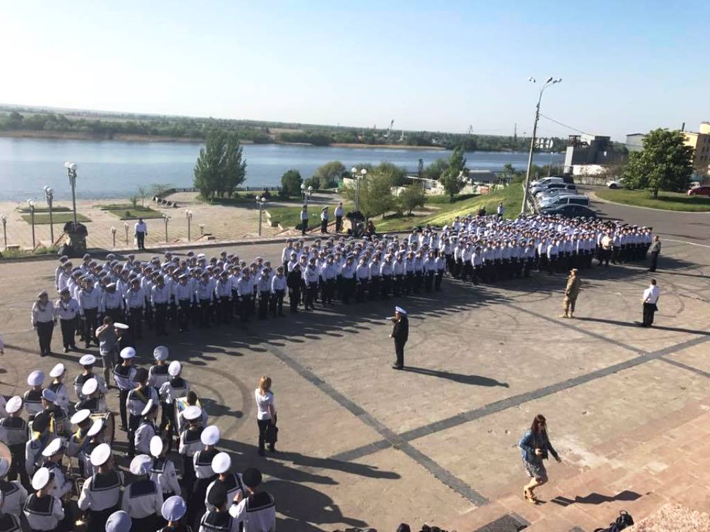 У херсонському парку проходить репетиція параду до Дня Перемоги