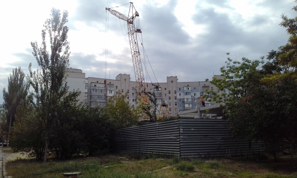 Чудеса по-херсонски: АТБ превратилось в жилой дом Чудеса по-херсонски: АТБ превратилось в жилой дом