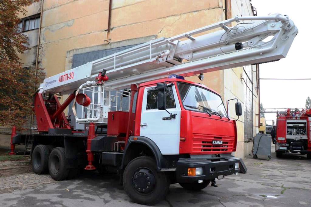 В Херсоне начали выпускать пожарные автоподъемники