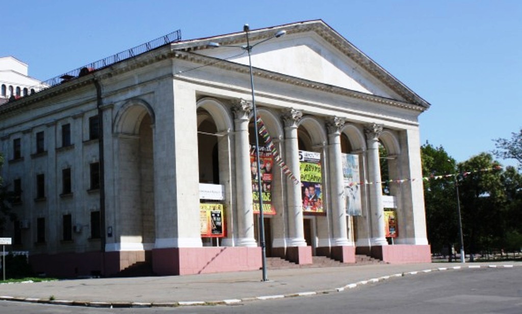 Херсонський театр ім. Куліша уже готується до квітня