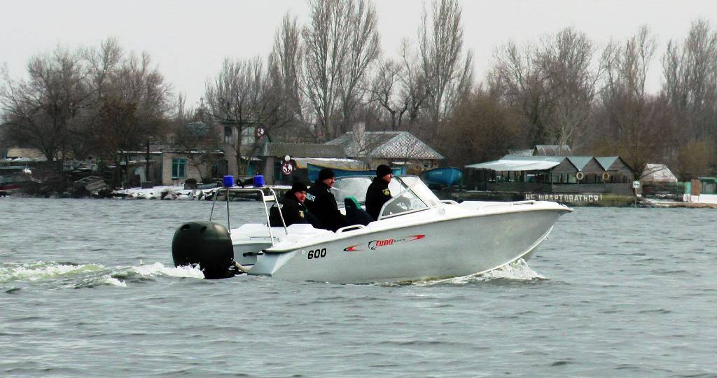 На Херсонщині поліцейські вилучили більше 2 км браконьєрських сіток