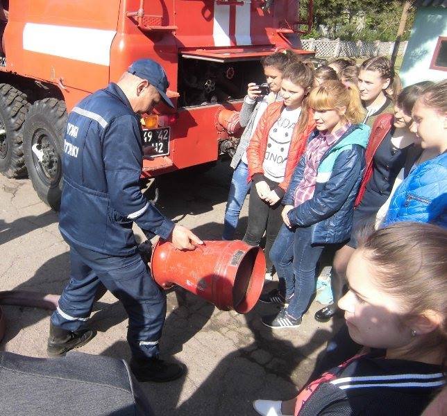На Херсонщині у рятувальників можна познайомитися з правилами безпеки і з майбутньою професією