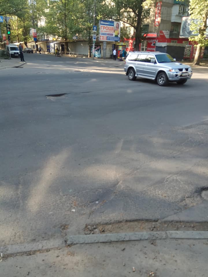 Окрыленные ремонтом перекрестка в центре Херсона горожане представляют мэрии новые  