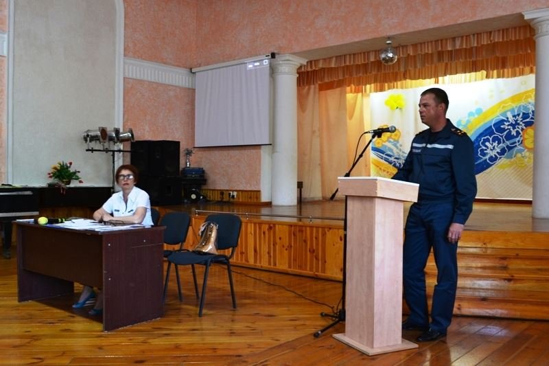 У Херсоні відбулася нарада з заступниками директорів шкіл щодо дотримання правил пожежної безпеки під час роботи таборів відпочинку у навчальних закладах У Херсоні відбулася нарада з заступниками директорів шкіл щодо дотримання правил пожежної безпеки під час роботи таборів відпочинку у навчальних закладах