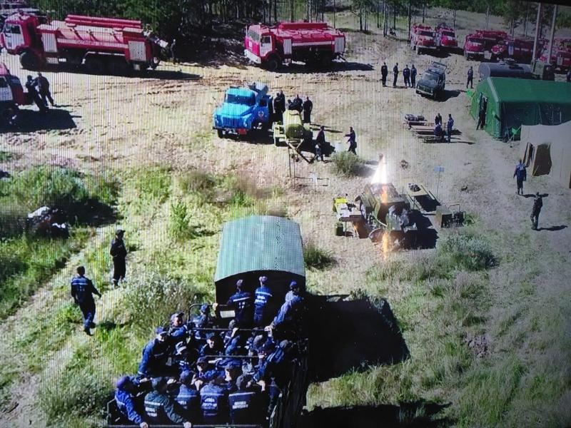 Ситуація з лісовою пожежею на Херсонщині стабілізувалася, але рятувальники поки залишаються на місці Ситуація з лісовою пожежею на Херсонщині стабілізувалася, але рятувальники поки залишаються на місці
