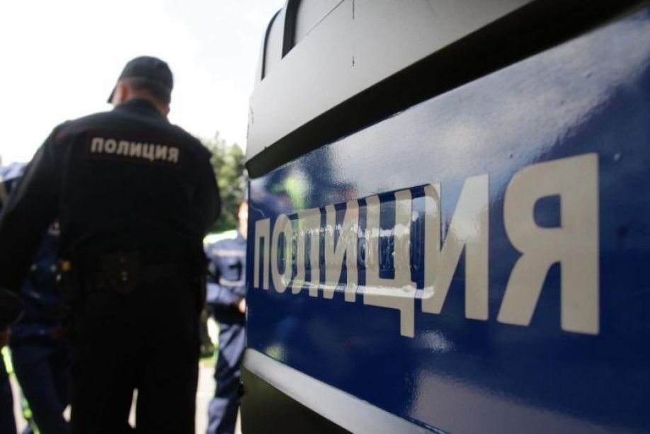На Херсонщині поліцейські визволили із замкненого автомобіля дворічного хлопчика На Херсонщині поліцейські визволили із замкненого автомобіля дворічного хлопчика