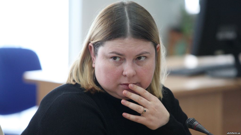 Напад на Катерину Гандзюк - пропонується зібрати термінову сесію міськради, хоча думки щодо мети скликання різняться