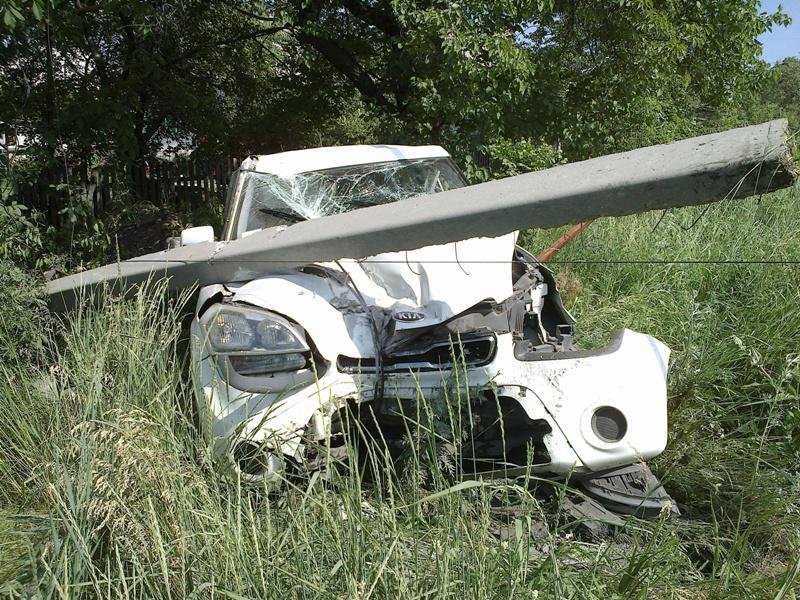 Чергове ДТП на Херсонщині призвело до пошкодження електроопори Чергове ДТП на Херсонщині призвело до пошкодження електроопори