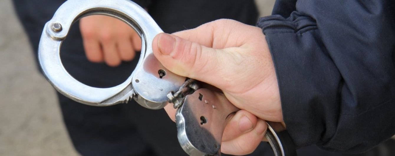 У Генічеському районі оперативники затримали підозрюваного у крадіжках з амбулаторії