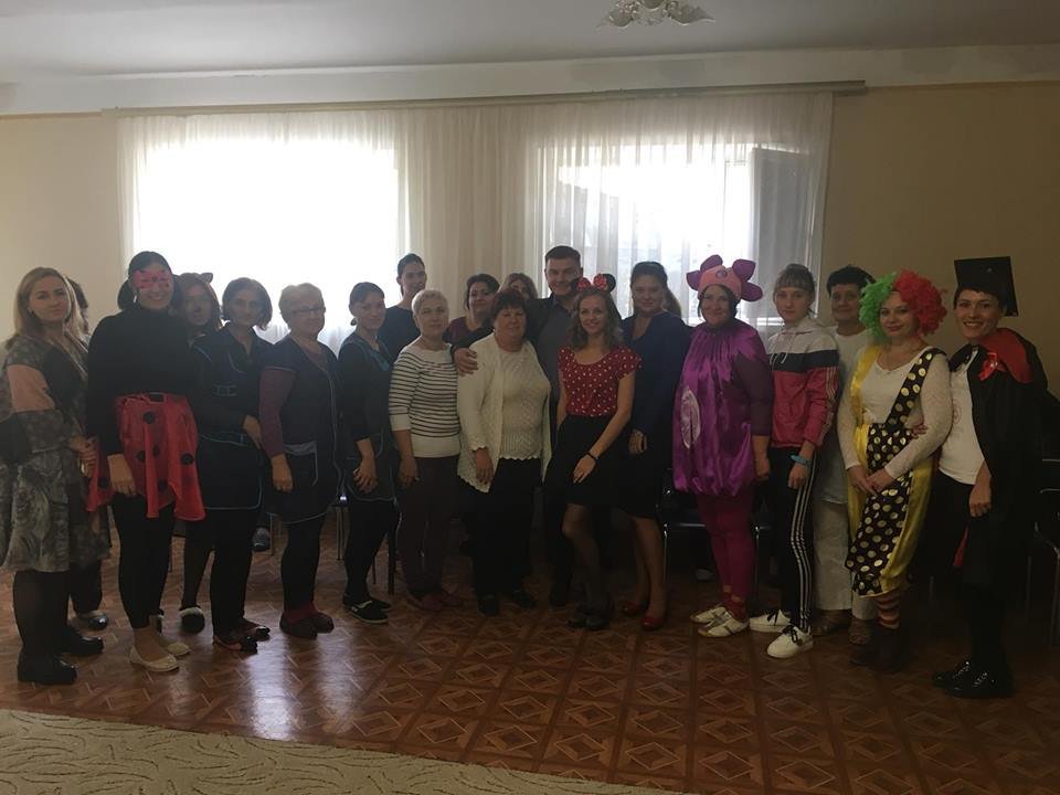 У Антонівських дитячих садках вихователі приймали вітання зі святом