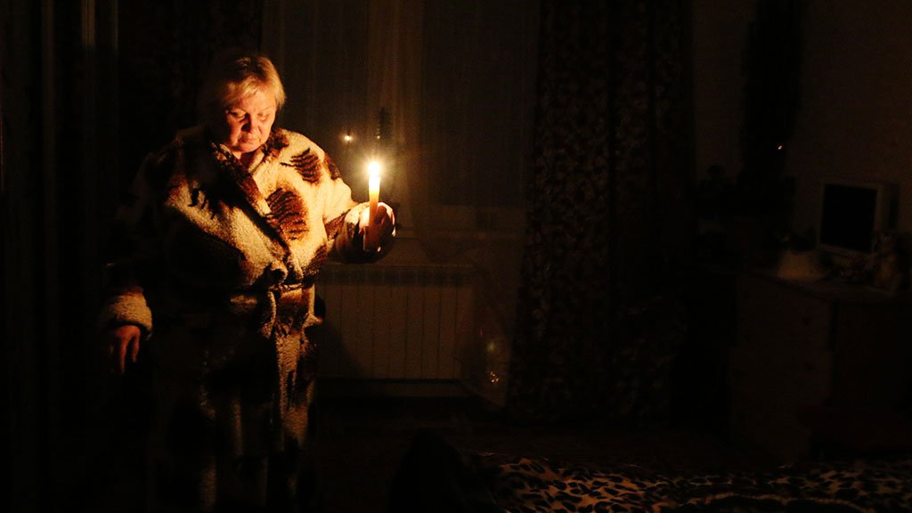 Херсонець вирішив «погосподарювати» і залишив піврайону без світла