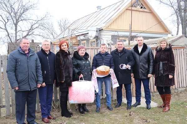 На Херсонщині діти-сироти отримали власні домівки