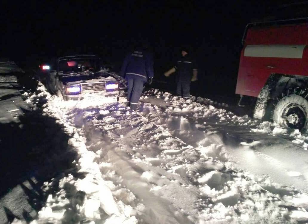 У Високопільському районі четверо людей стали бранцями снігового замету