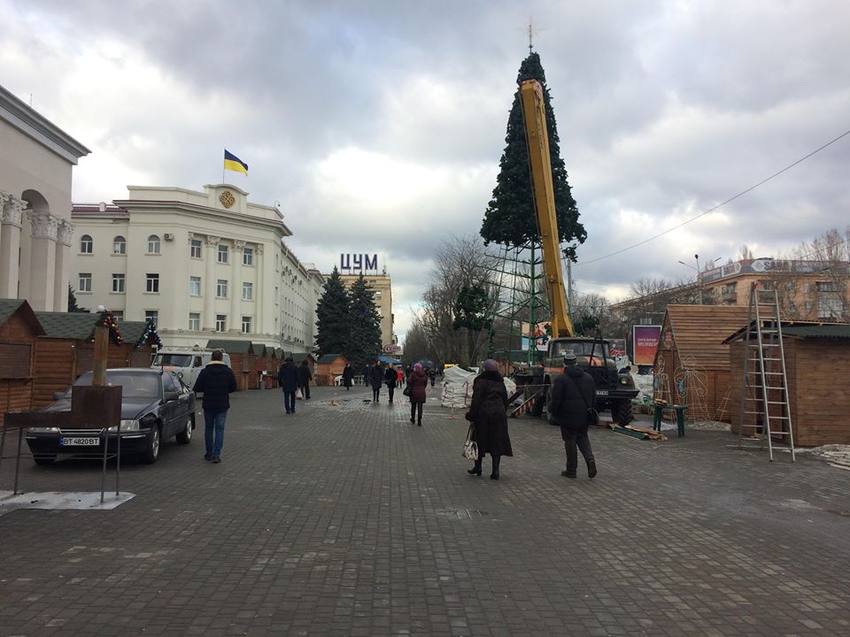 Яркие херсонские праздники превращаются в серые будни (ФОТОФАКТ)