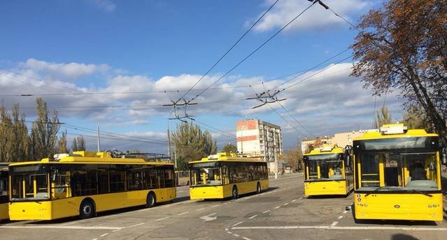 Херсонська міськрада підтримала тролейбусну угоду - в залі звучали і 