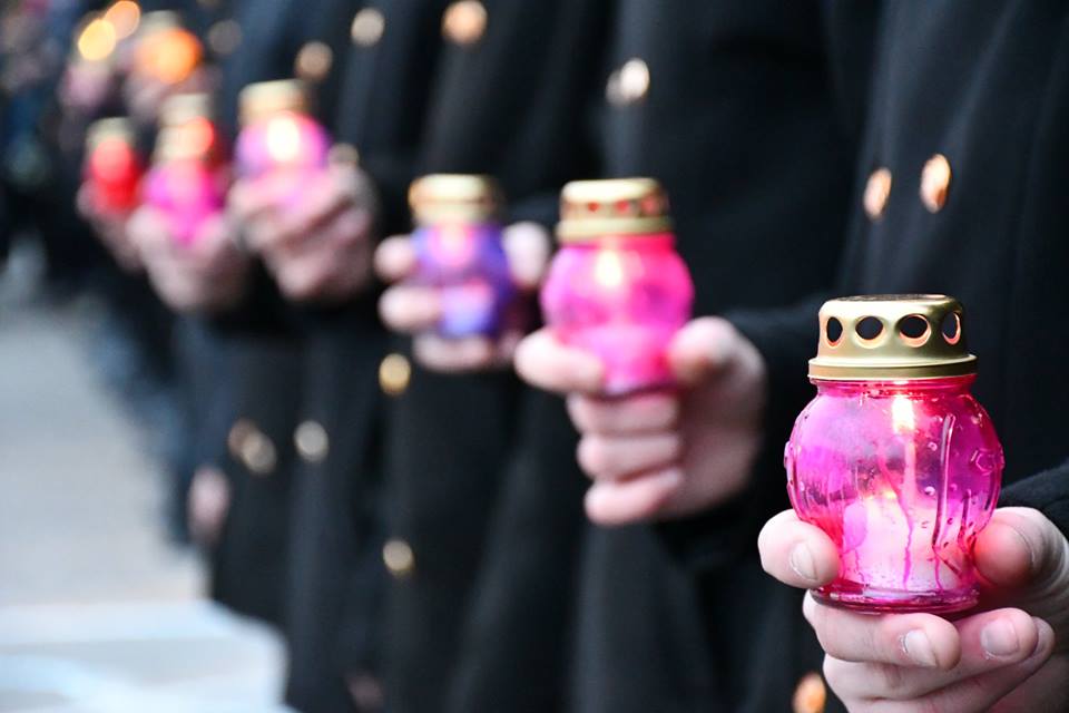 Курсанти ХДМА вшанували Героїв Небесної Сотні (ФОТО) Курсанти ХДМА вшанували Героїв Небесної Сотні (ФОТО)