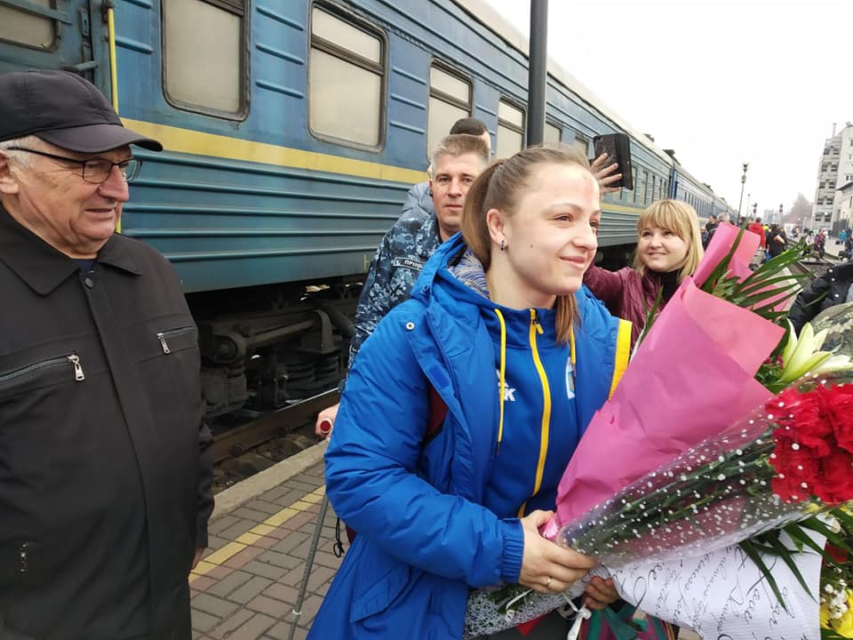 Квіти, посмішки й обійми - Херсон зустрів бронзову призерку Чемпіонату Європи Єлизавету Тіскарьову