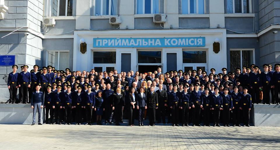 Приємне знайомство - херсонські курсанти зустрічали Першу леді (ФОТО)