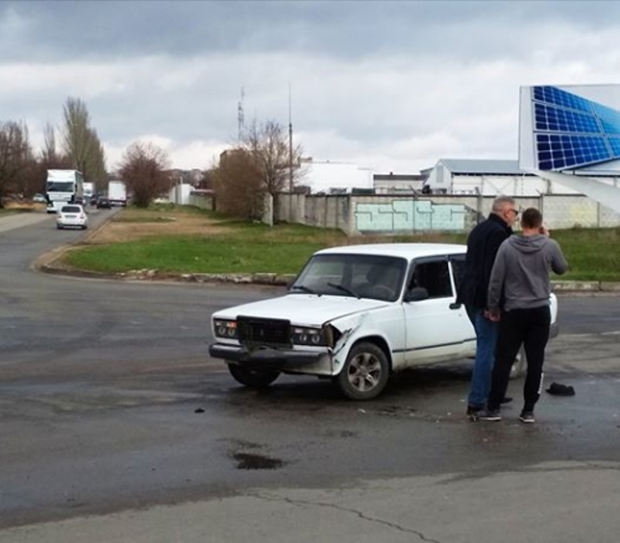 Джип очень спешил и  