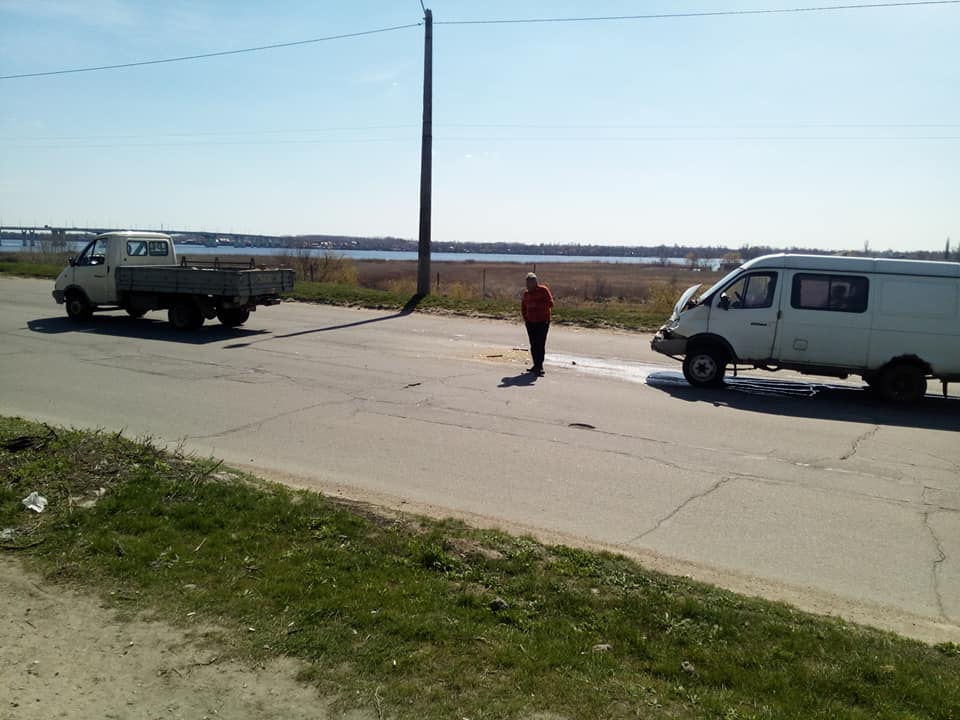 Уникально - херсонцы умудряются устроить ДТП даже на пустынной дороге