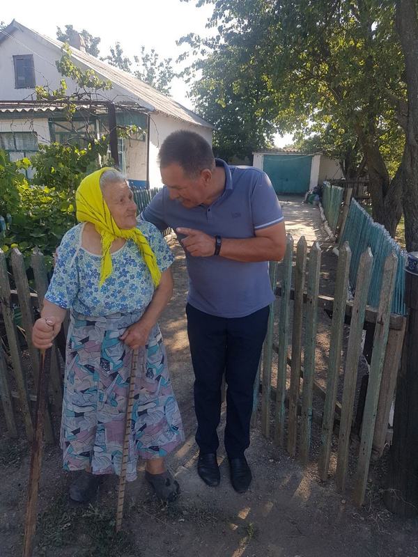 Депутат Генического райсовета помог малоимущим
