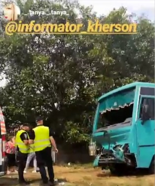В Херсоне рейсовый автобус попал в ДТП (ФОТО) В Херсоне рейсовый автобус попал в ДТП (ФОТО)