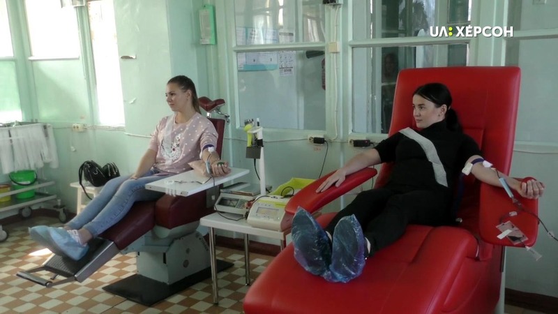 Майже сто херсонців здали кров для дворічної дівчинки - ВІДЕО