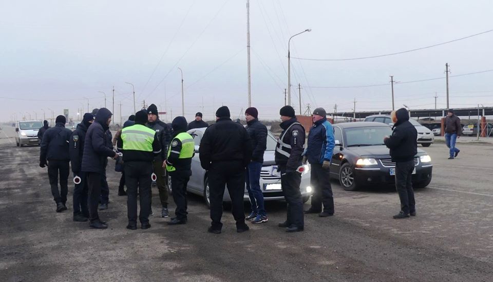 На Херсонщині проведено черговий рейд із легалізації пасажирських перевезень таксистів - нелегалів На Херсонщині проведено черговий рейд із легалізації пасажирських перевезень таксистів - нелегалів