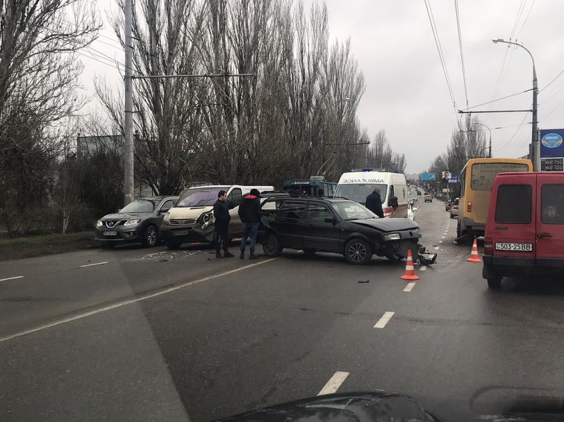 В Херсоне произошло тройное ДТП  с участием маршрутки