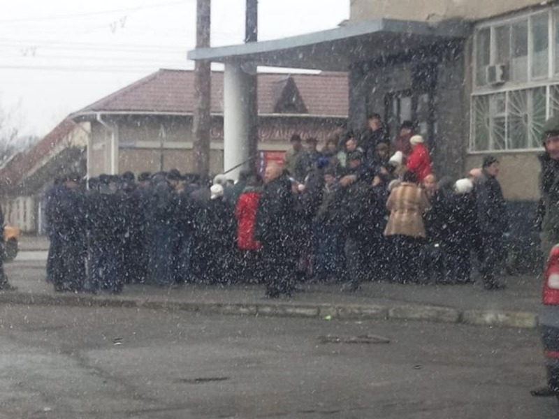 В Херсоне рабочие протестуют против закрытия завода карданных валов