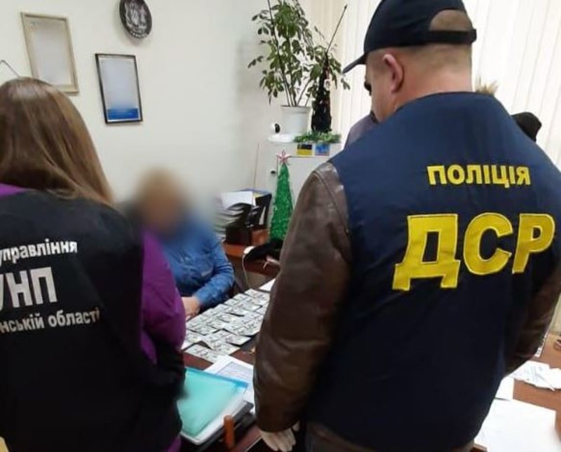 Суд наложил арест на имущество главы Белозерской ОТО