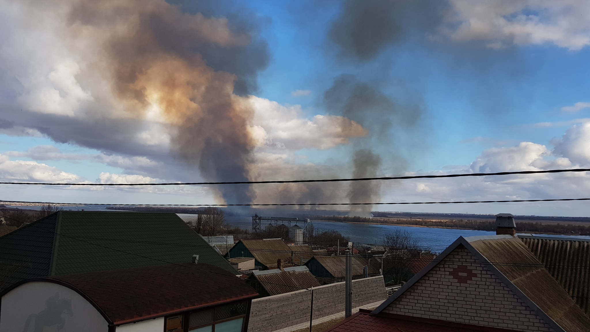 Херсонська ОДА закликає городян повідомляти про пожежі в плавнях