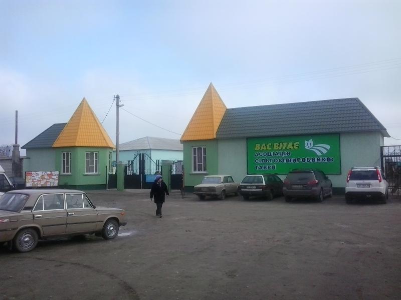 Гуртовий ринок на Херсонщині лишається закритим попри дозвіл на роботу