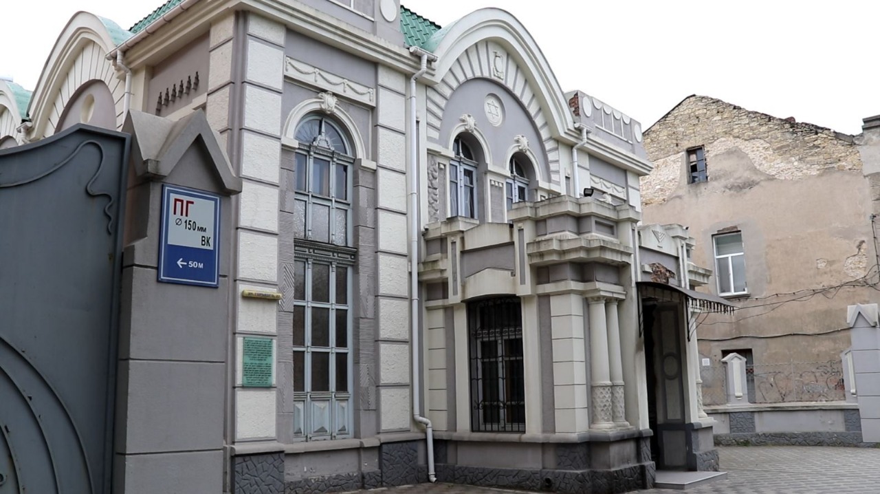 Стало відомо, що спонукало молодиків до підпалу синагоги у Херсоні - ВІДЕО