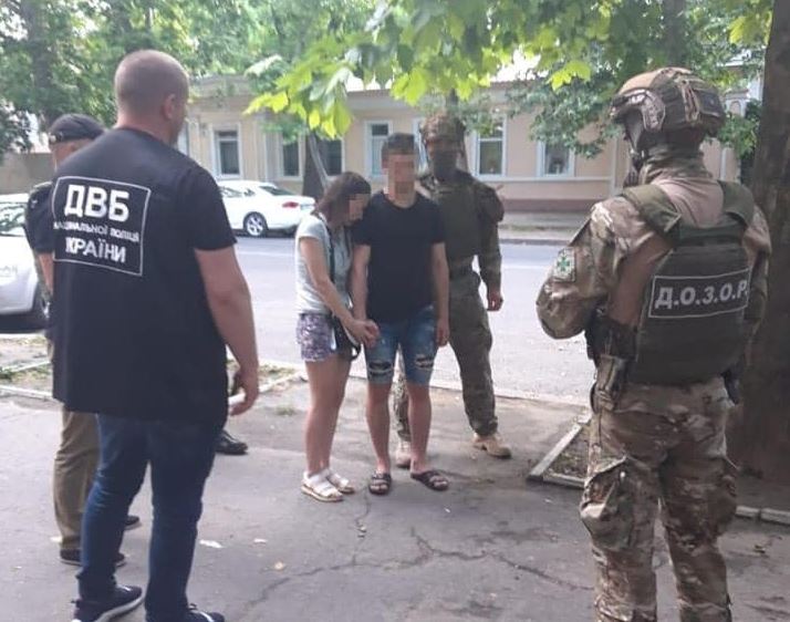 Херсонські прикордонники спільно з правоохоронцями викрили групу наркоторговців