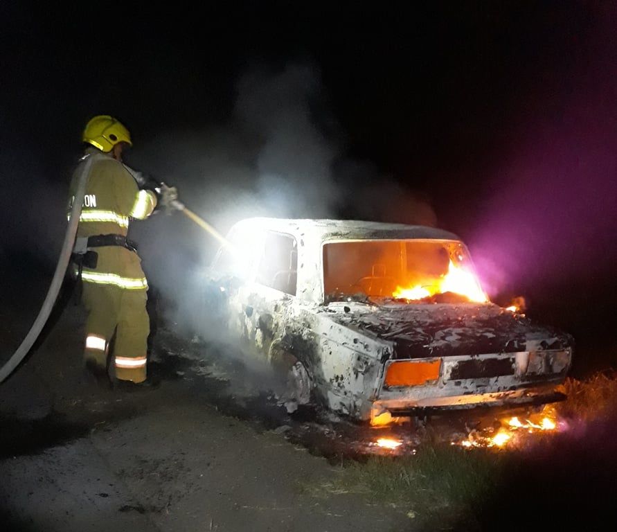 По дорозі на херсонський курорт вщент згорів автомобіль