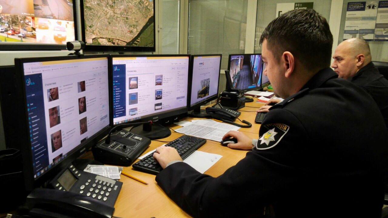 У Херсоні поліція продовжує впроваджувати системи відеонагляду «Безпечне місто» У Херсоні поліція продовжує впроваджувати системи відеонагляду «Безпечне місто»