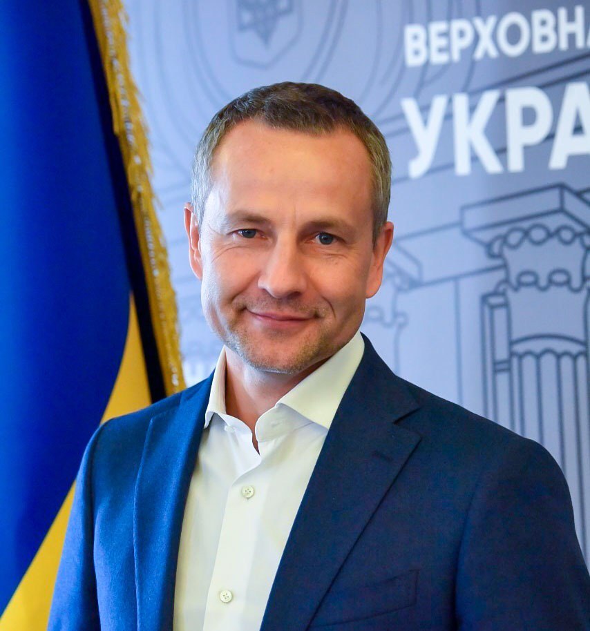 Игорь Колыхаев проголосовал за повышение минимальной зарплаты