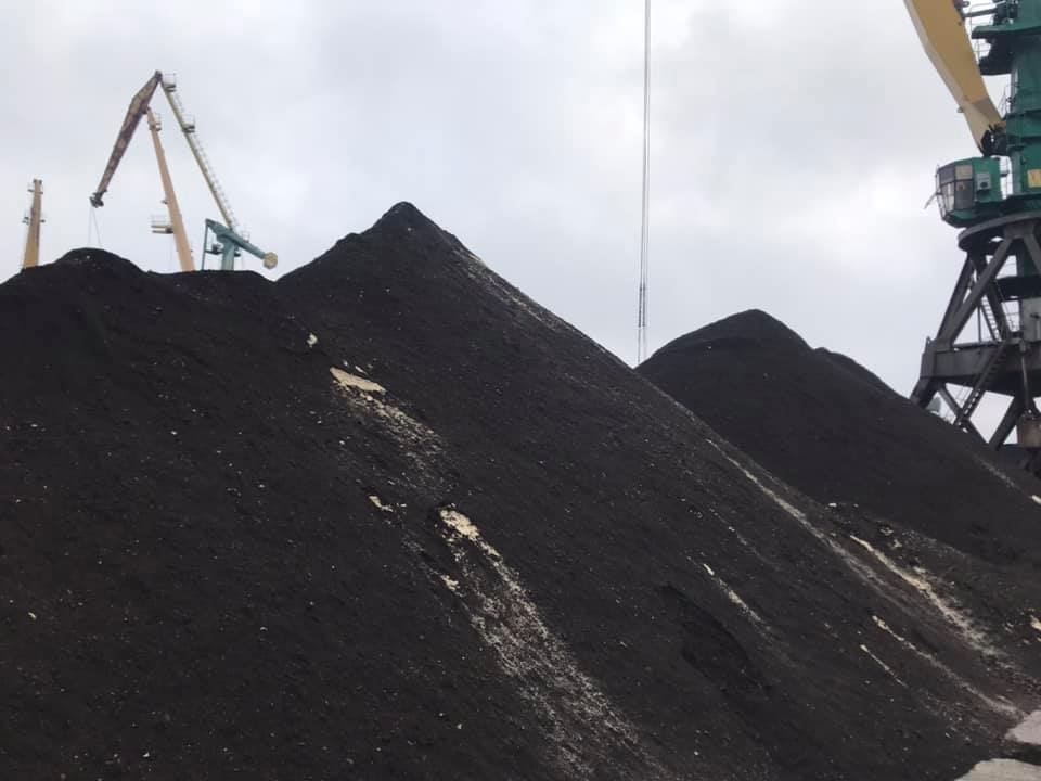 Херсонські нардепи підняли питання токсичних відходів, завезених з Чорногорії