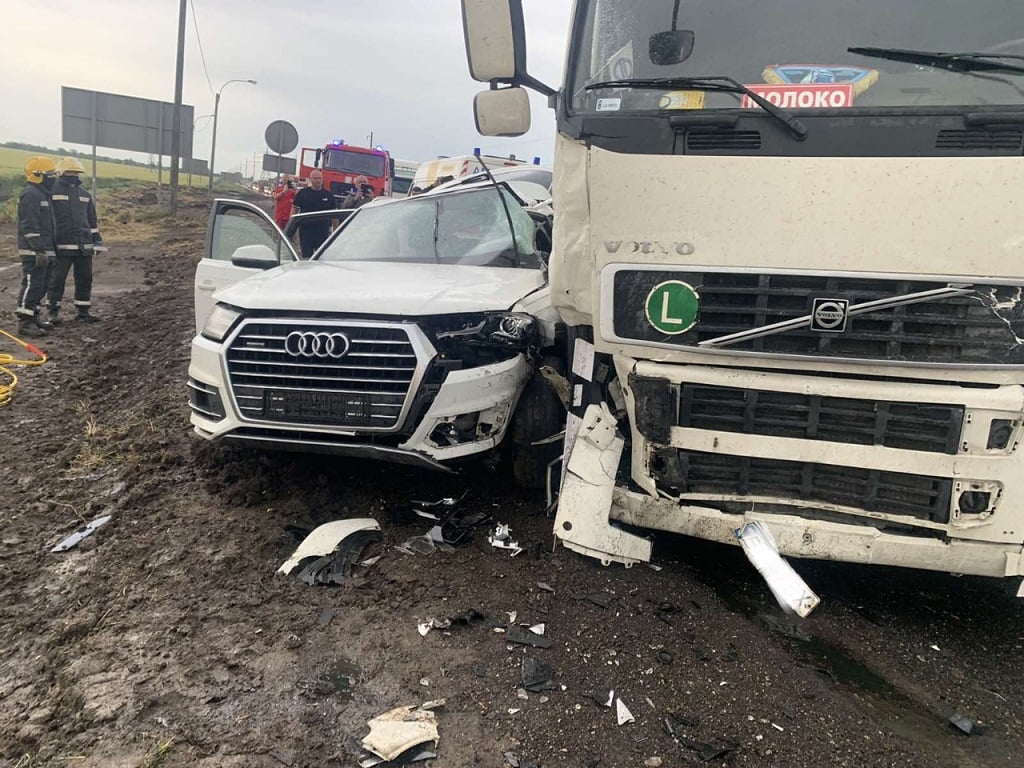На Херсонщині поліція встановлює обставини ДТП, в якій загинули троє жителів Кіровоградщини На Херсонщині поліція встановлює обставини ДТП, в якій загинули троє жителів Кіровоградщини