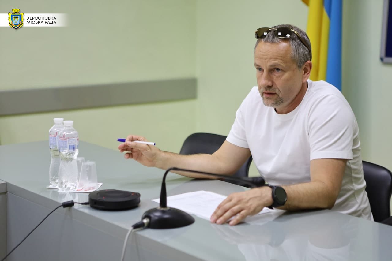 Міський голова Херсона дав 7 днів на завершення ремонту доріг, де зняли старе покриття