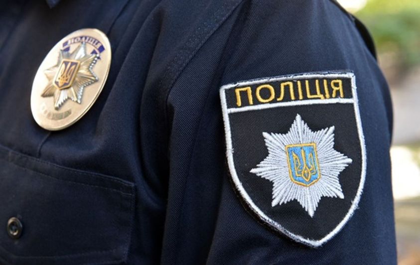 У Голій Пристані місцевий житель напав на поліцейського та намагався його задушити