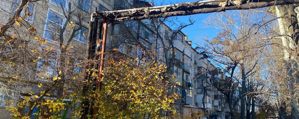 У Херсоні через порив теплотраси без опалення залишились жителі Шуменського мікрорайону У Херсоні через порив теплотраси без опалення залишились жителі Шуменського мікрорайону