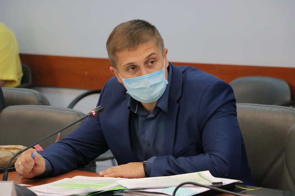 Сергій Козир під час передвиборчої кампанії дав 36 обіцянок