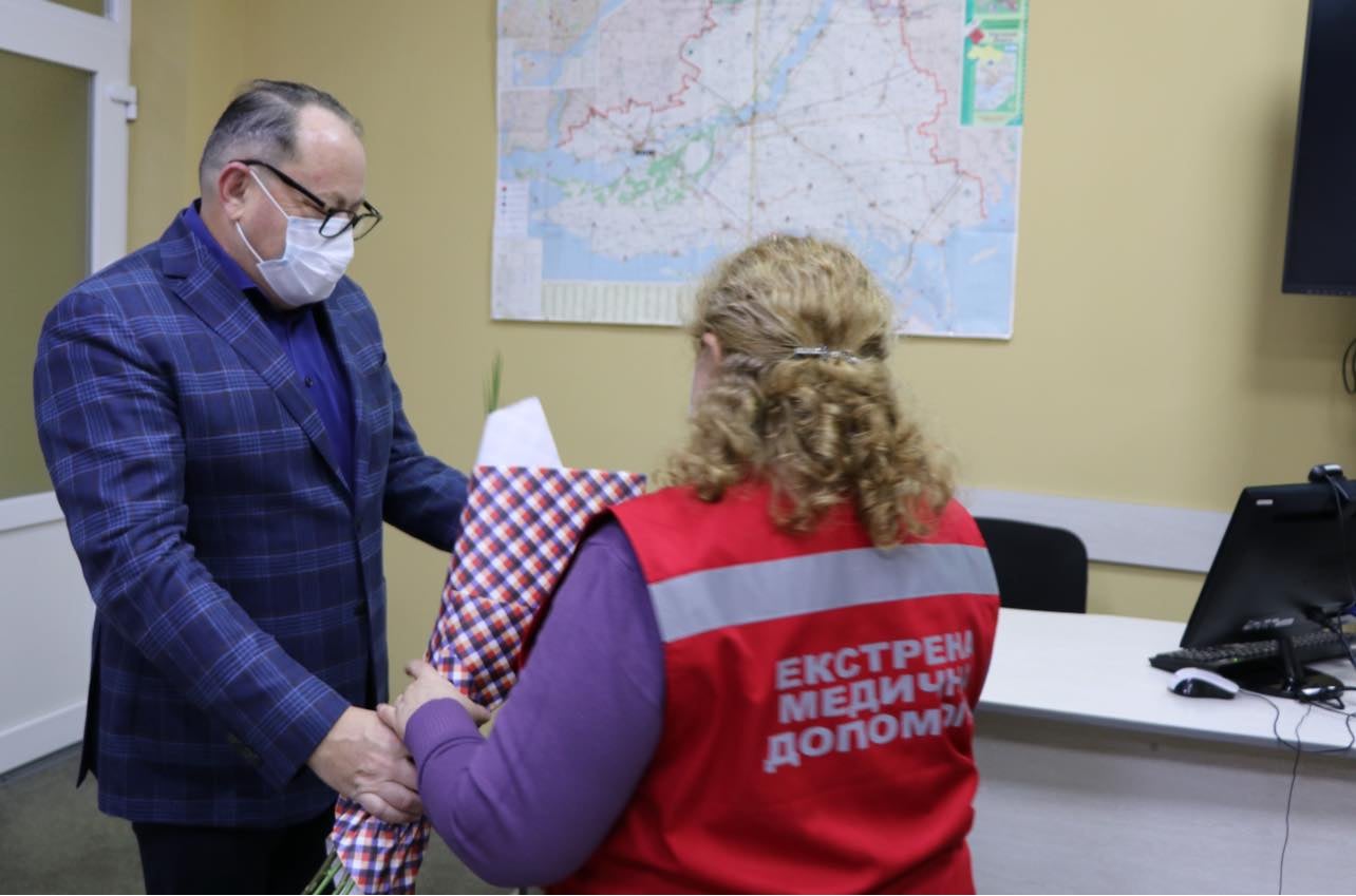 Олександр Самойленко відзначив працівників екстреної медичної допомоги